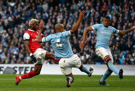 博亚塔红牌纳斯里传射，阿森纳客场完胜曼城